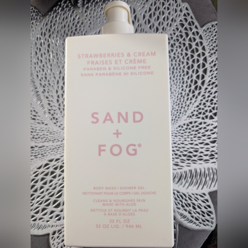 Sand + Fog Strawberries & Cream Body Wash
